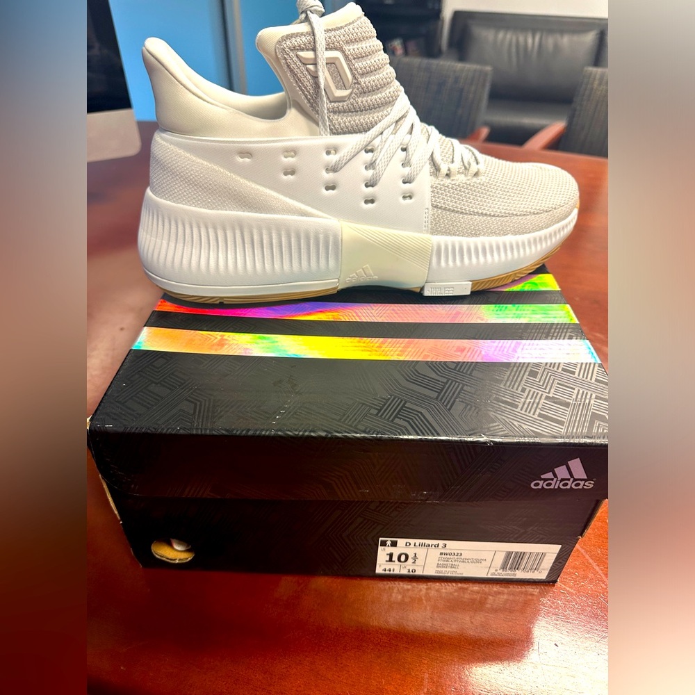 Adidas D Lillard 3 Basketball shoes. Men’s size 10.5. Color White.